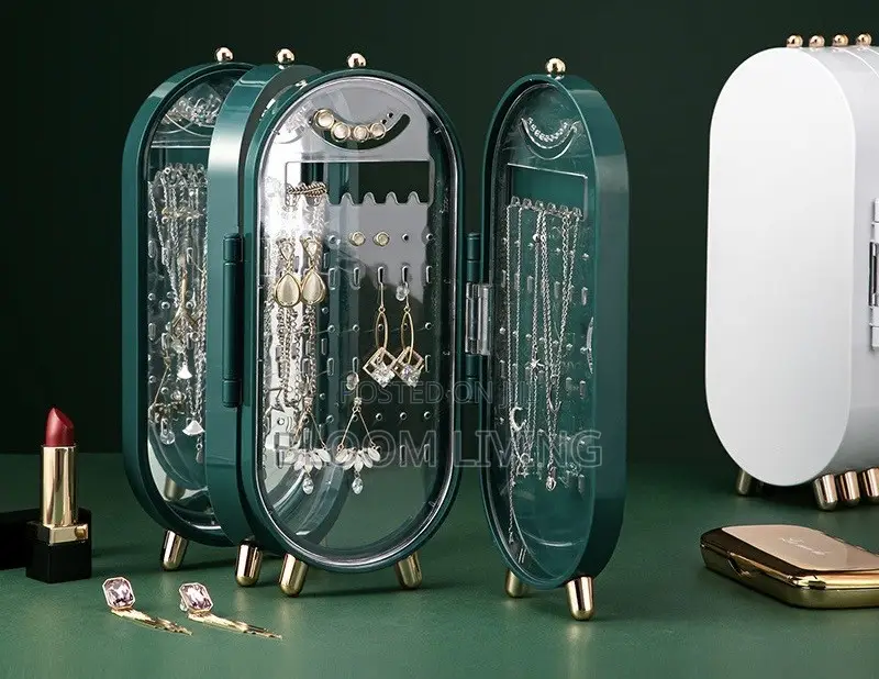 Compact Jewelry Box