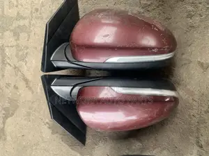 Hyundai Tucson Side Mirror With Light and Sensors