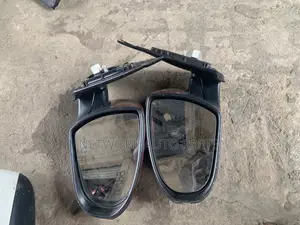 Hyundai Tucson Side Mirror With Light and Sensors