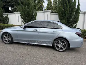 Mercedes-Benz C300 2017 Silver