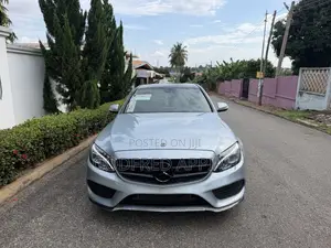Mercedes-Benz C300 2017 Silver