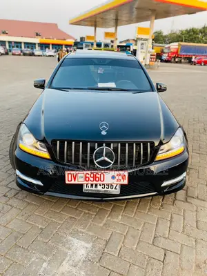 Mercedes-Benz C250 2012 Black
