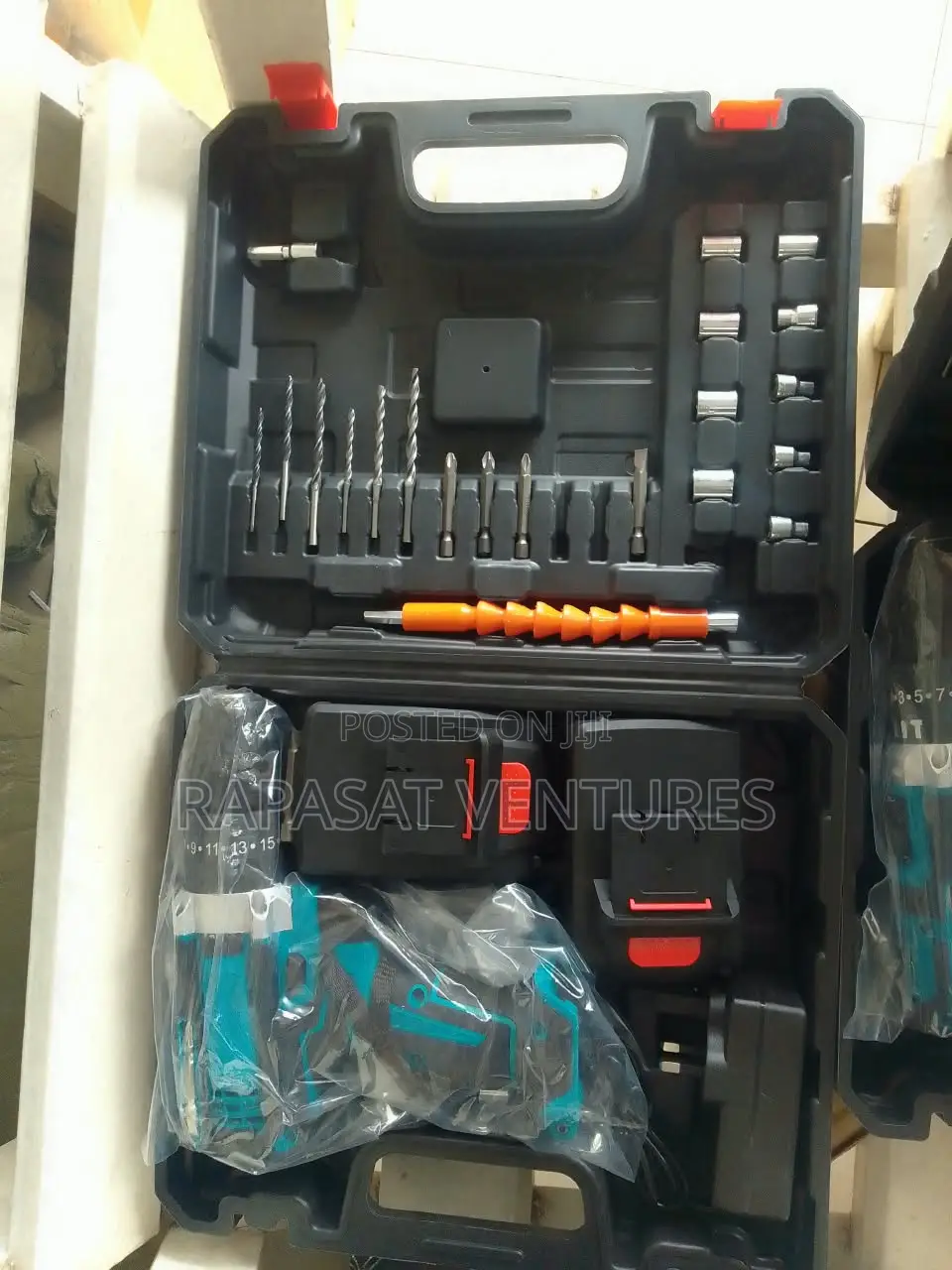 Rechargeable Multifunctional Drill and Screwdriver Set