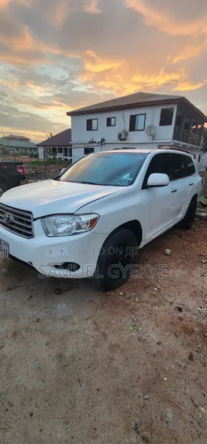 Toyota Highlander SE 2011 White