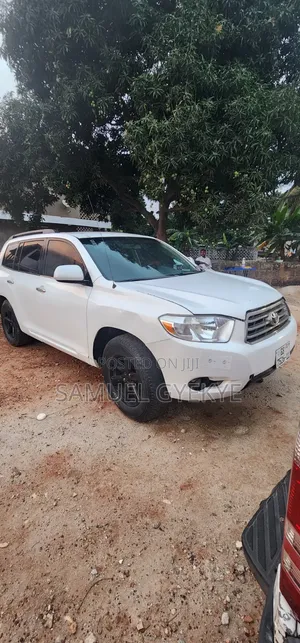 Toyota Highlander SE 2011 White
