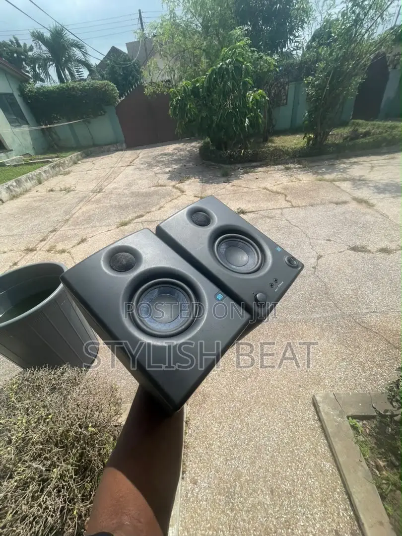 Studio Monitor
