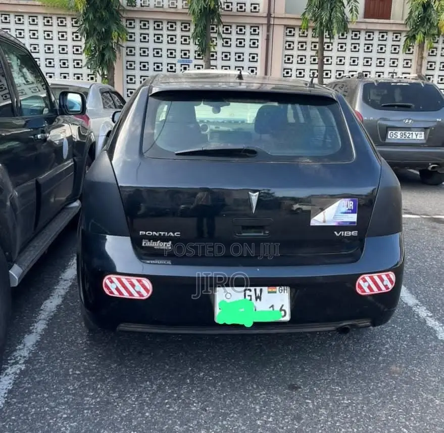 Toyota Matrix Hatchback FWD (1.8L 4cyl 5M) 2010 Black