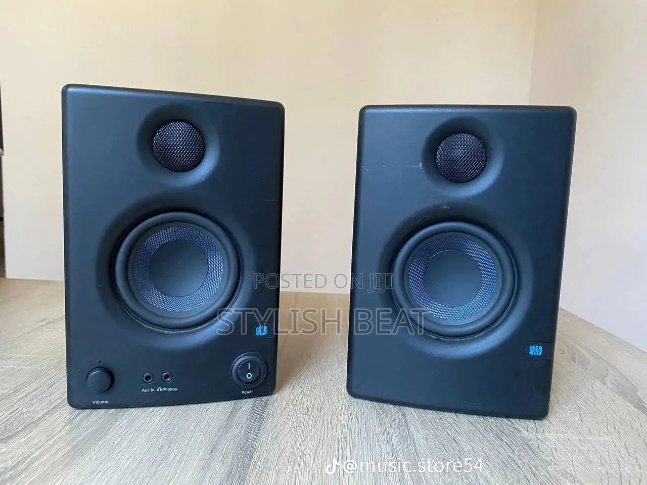 Studio Monitor