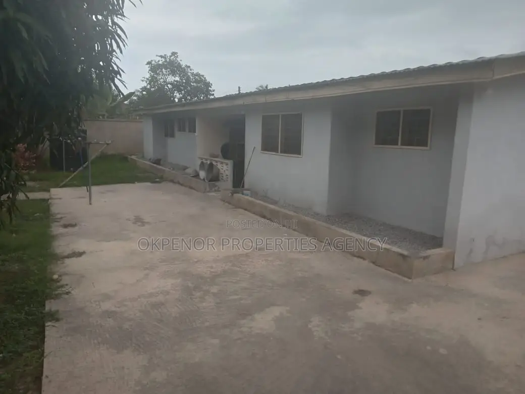 4bdrm House in Takoradi for sale