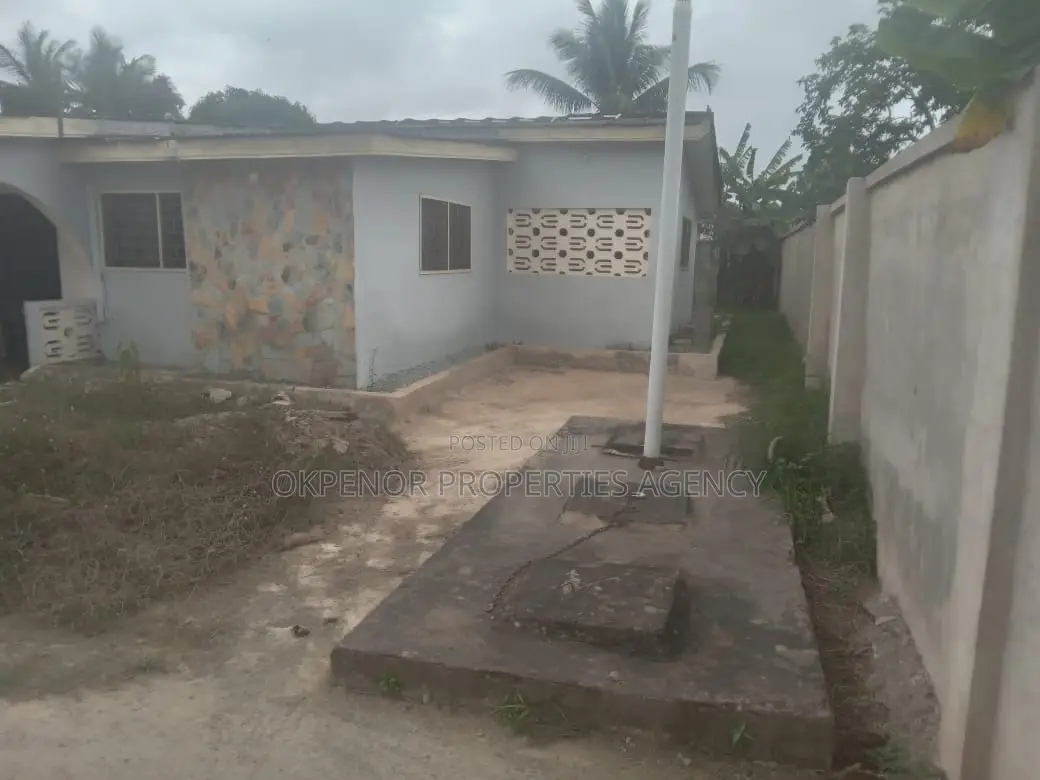 4bdrm House in Takoradi for sale
