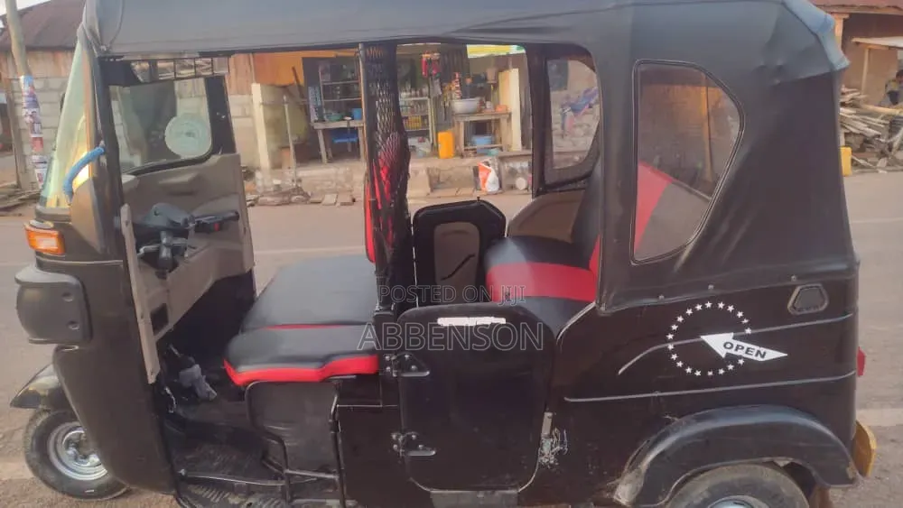 Bajaj RE 2026 Black