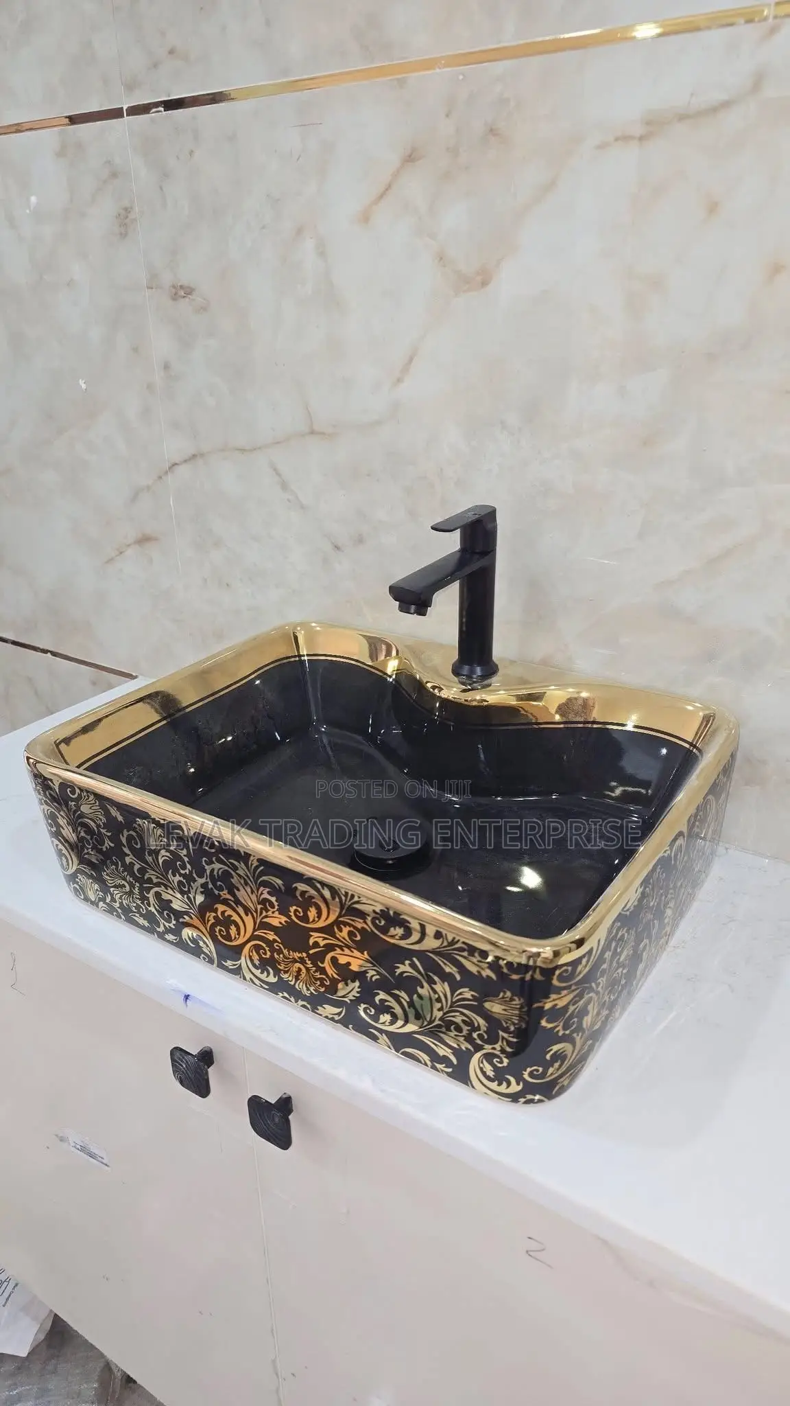 0009 Black & Gold Vanity