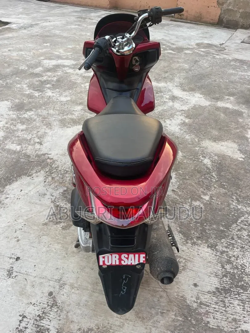 Honda 2025 Red