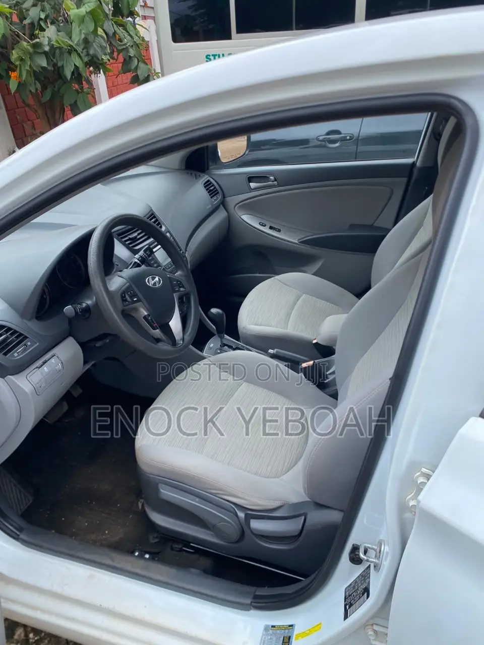Hyundai Accent SE Sedan 2016 White