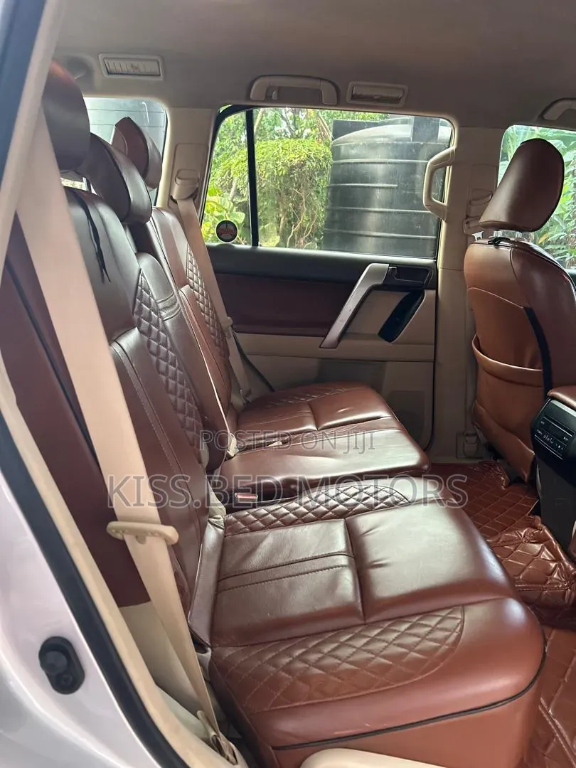 Toyota Land Cruiser Prado 2018 Silver