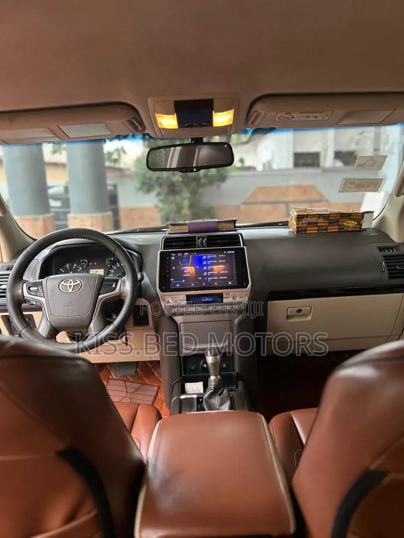 Toyota Land Cruiser Prado 2018 Silver