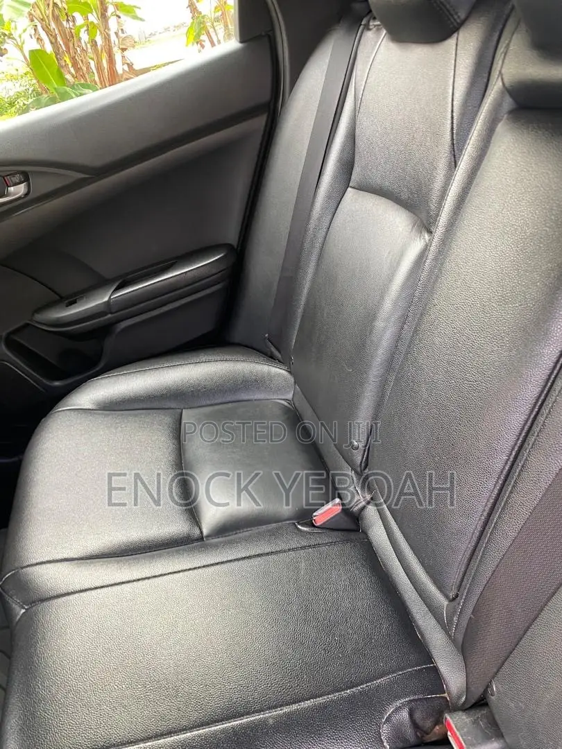 Honda Civic EX 4dr Hatchback (1.5L 4cyl) 2017 Black