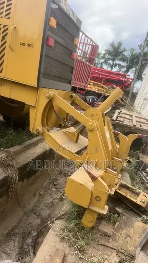140K Caterpillar Grader