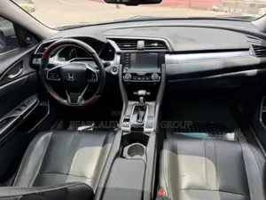 Honda Civic Touring 4dr Sedan (1.5L 4cyl) 2017 Silver