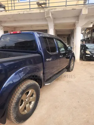 Nissan Frontier 2014 Blue