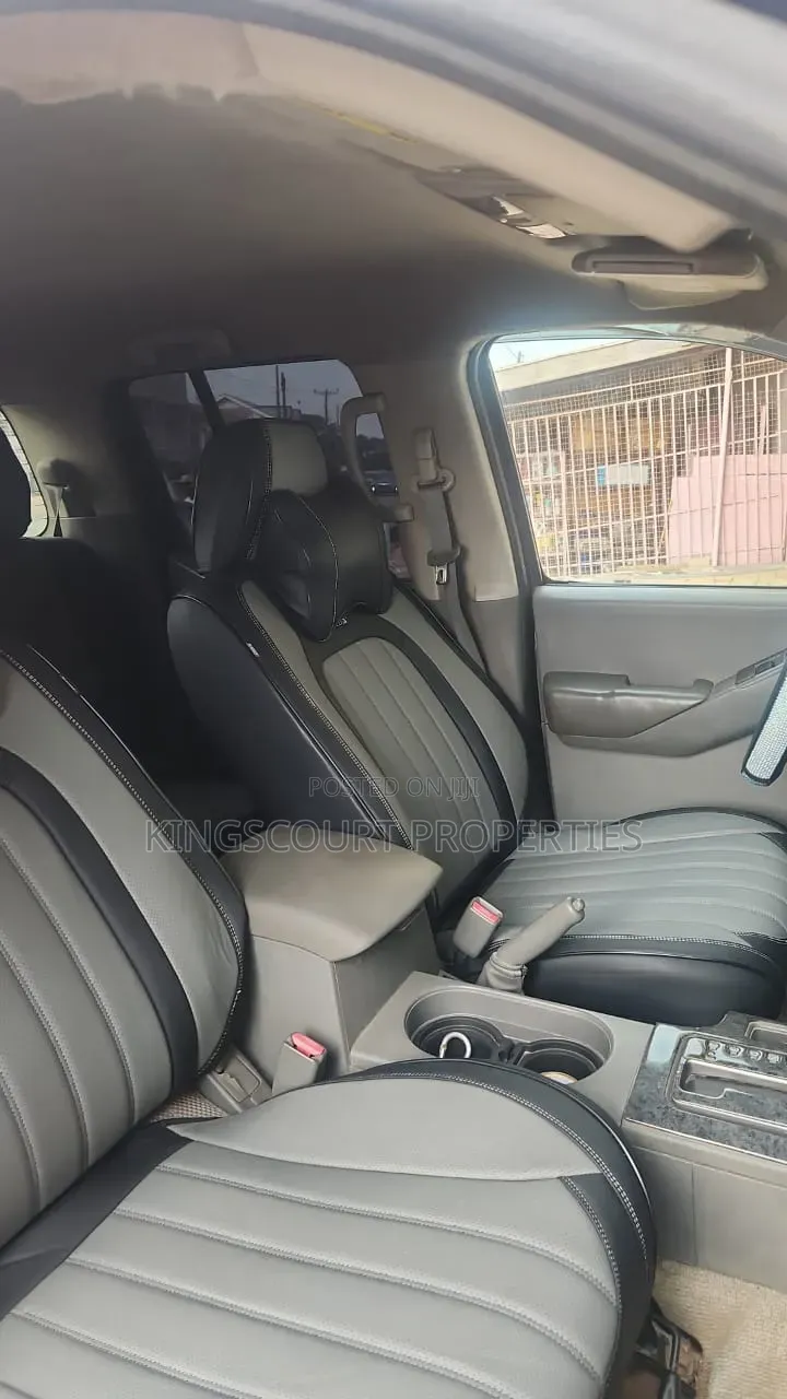 Nissan Frontier 2014 Blue