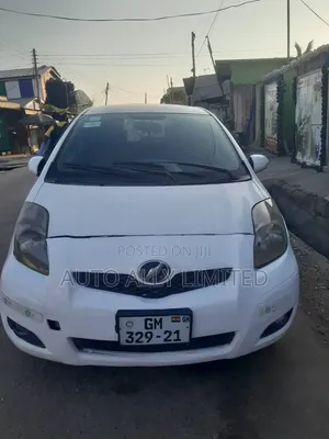 Toyota Vitz 1.3 FWD 5dr 2008 White