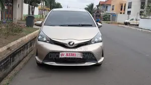 Toyota Vitz 1.3 FWD 3dr 2015 Gold