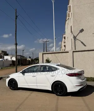 Hyundai Elantra SEL 2018 White