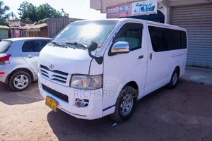 Toyota HiAce 2010 White