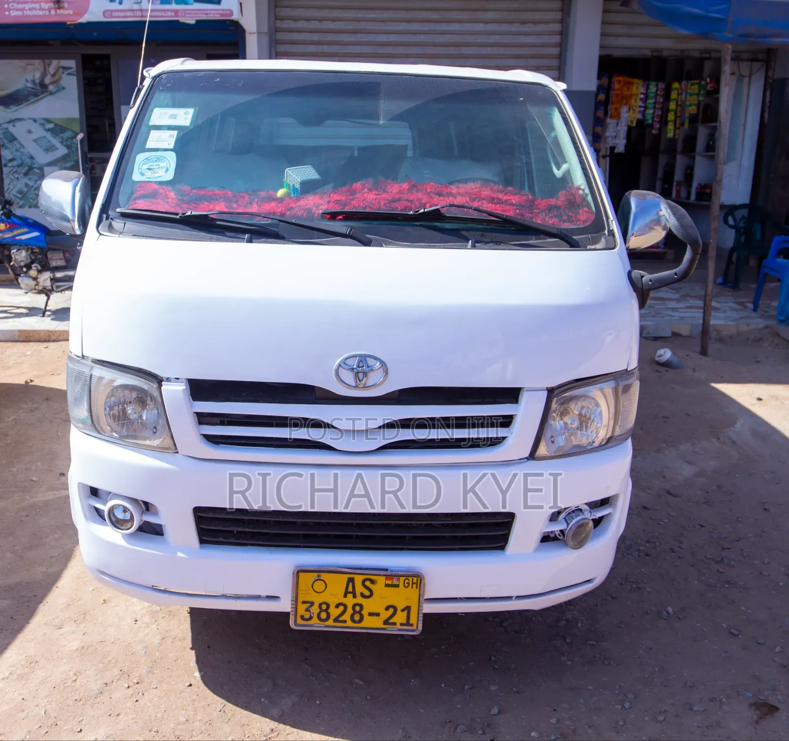 Toyota HiAce 2010 White