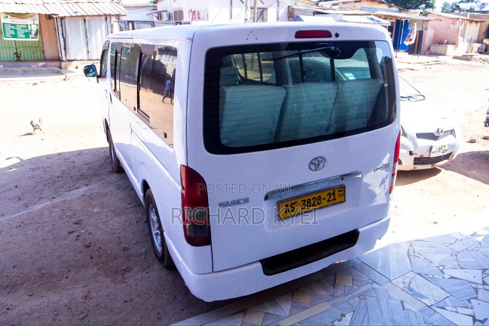Toyota HiAce 2010 White