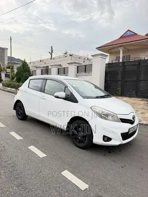 Toyota Vitz 1.3 AWD 5dr 2013 White
