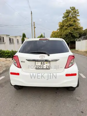 Toyota Vitz 1.3 AWD 5dr 2013 White
