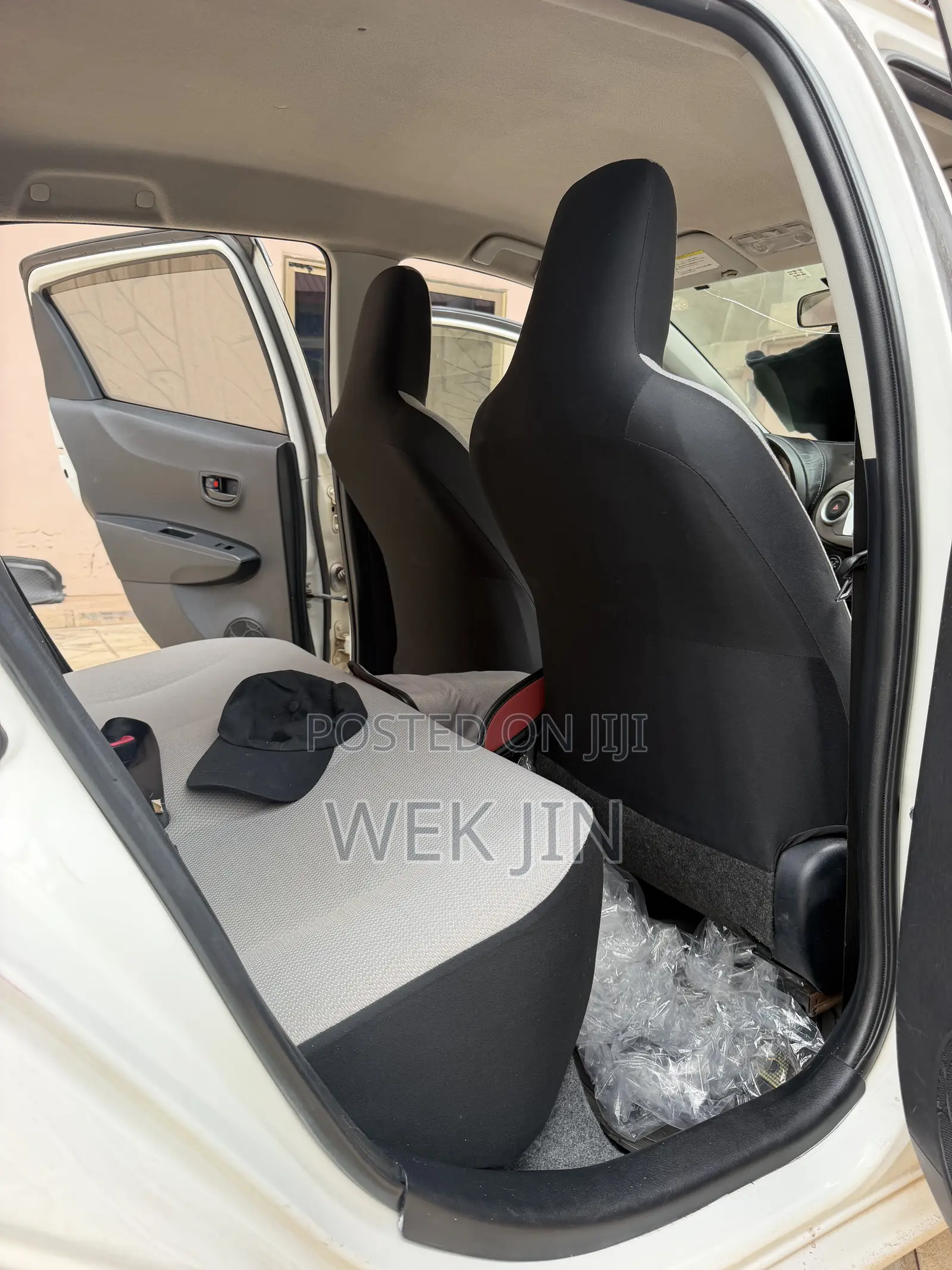 Toyota Vitz 1.3 AWD 5dr 2013 White