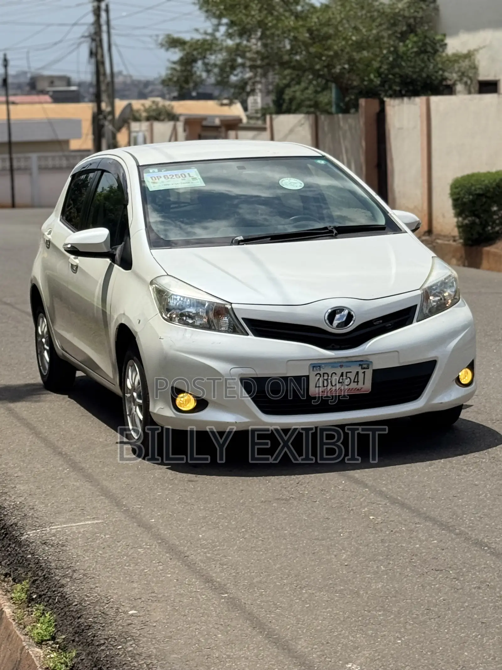 Toyota Vitz 1.3 AWD 5dr 2012 Pearl