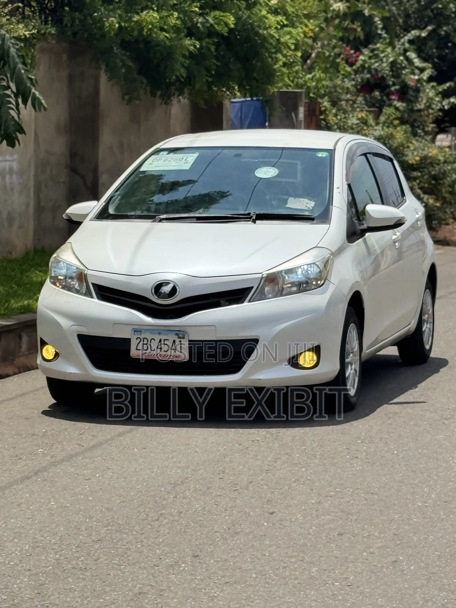 Toyota Vitz 1.3 AWD 5dr 2012 Pearl