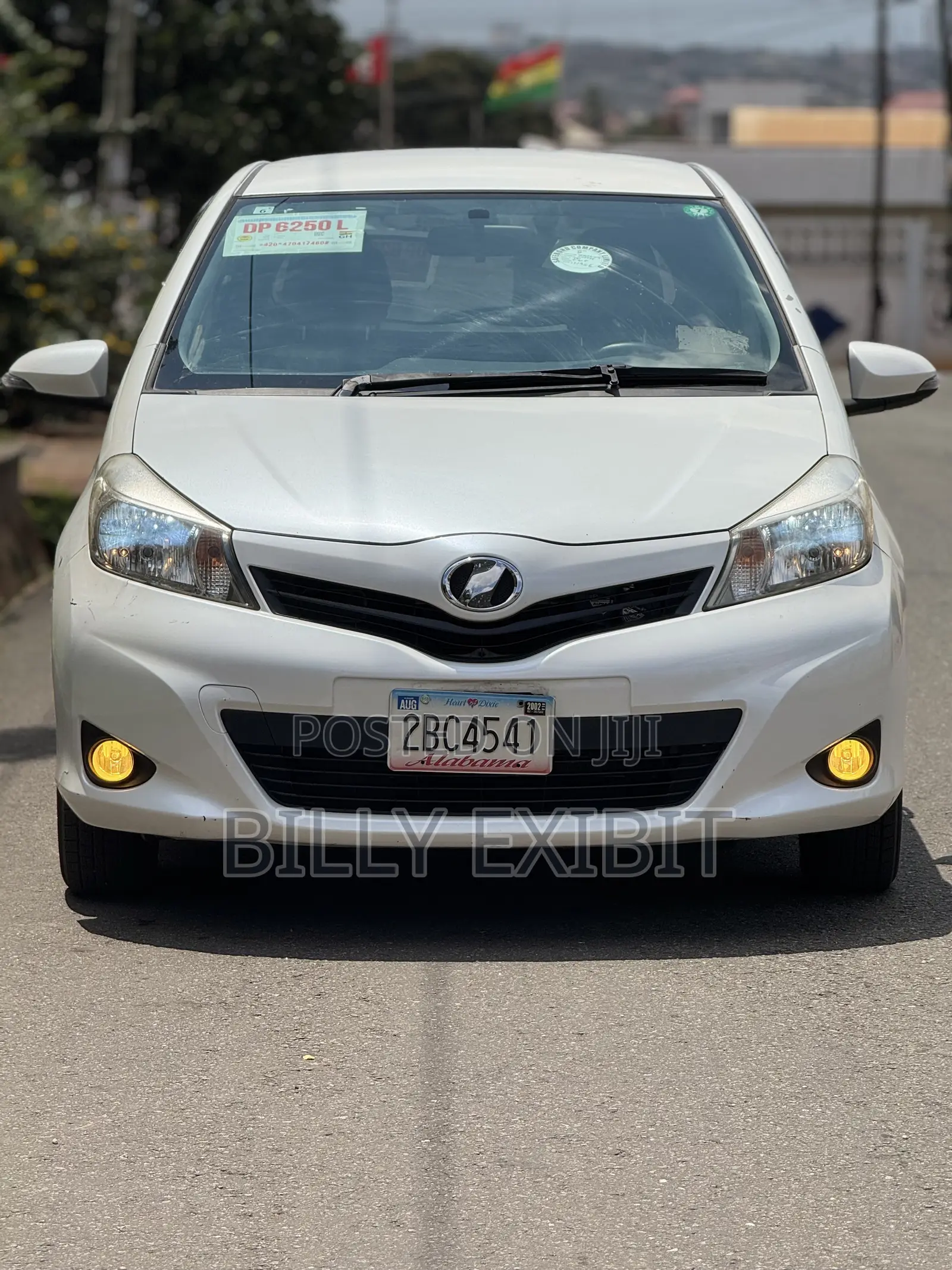 Toyota Vitz 1.3 AWD 5dr 2012 Pearl