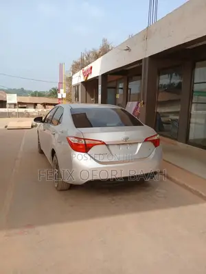 Toyota Corolla LE 4dr Sedan (1.8L 4cyl CVT) 2016 Silver