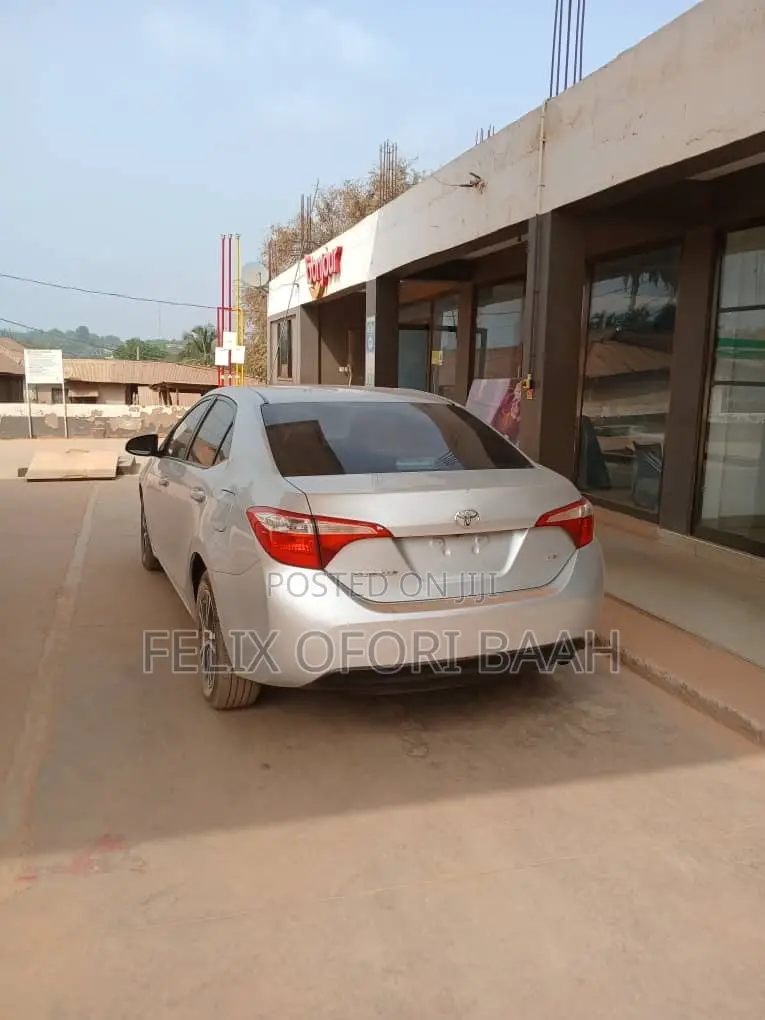 Toyota Corolla LE 4dr Sedan (1.8L 4cyl CVT) 2016 Silver