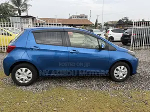 Toyota Vitz 1.3 FWD 5dr 2015 Blue