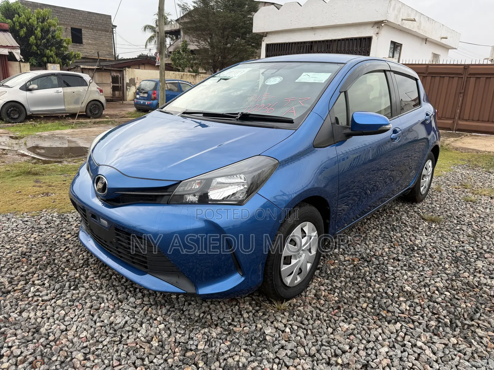 Toyota Vitz 1.3 FWD 5dr 2015 Blue