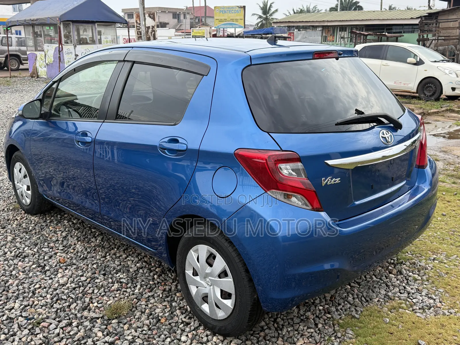 Toyota Vitz 1.3 FWD 5dr 2015 Blue