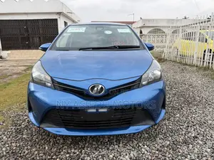 Toyota Vitz 1.3 FWD 5dr 2015 Blue