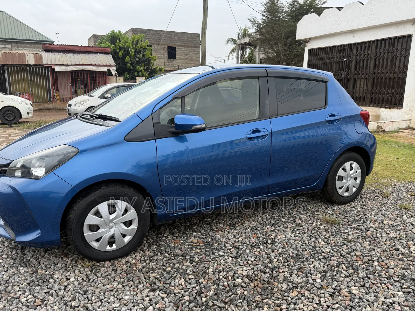 Toyota Vitz 1.3 FWD 5dr 2015 Blue