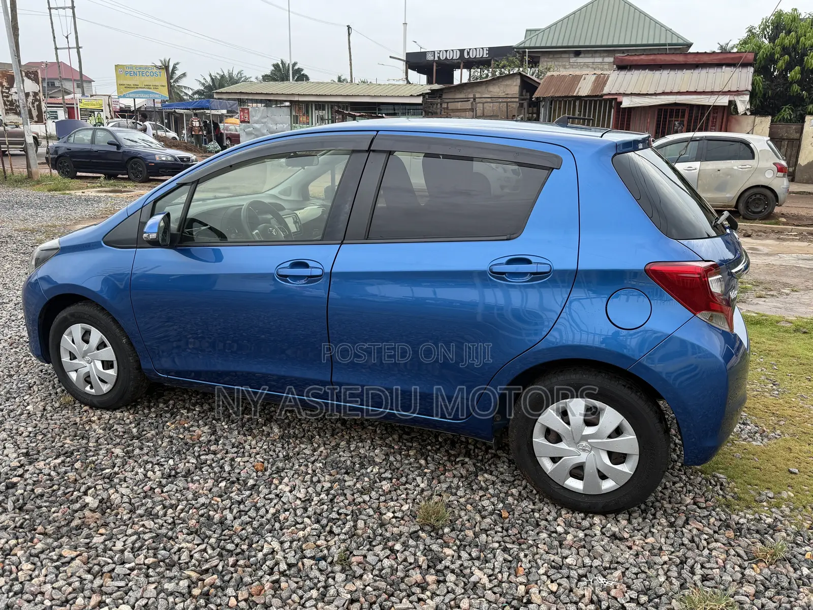 Toyota Vitz 1.3 FWD 5dr 2015 Blue