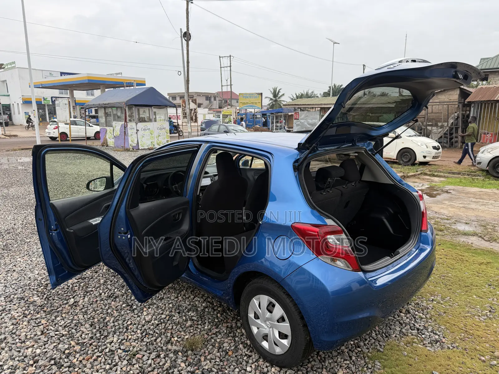 Toyota Vitz 1.3 FWD 5dr 2015 Blue