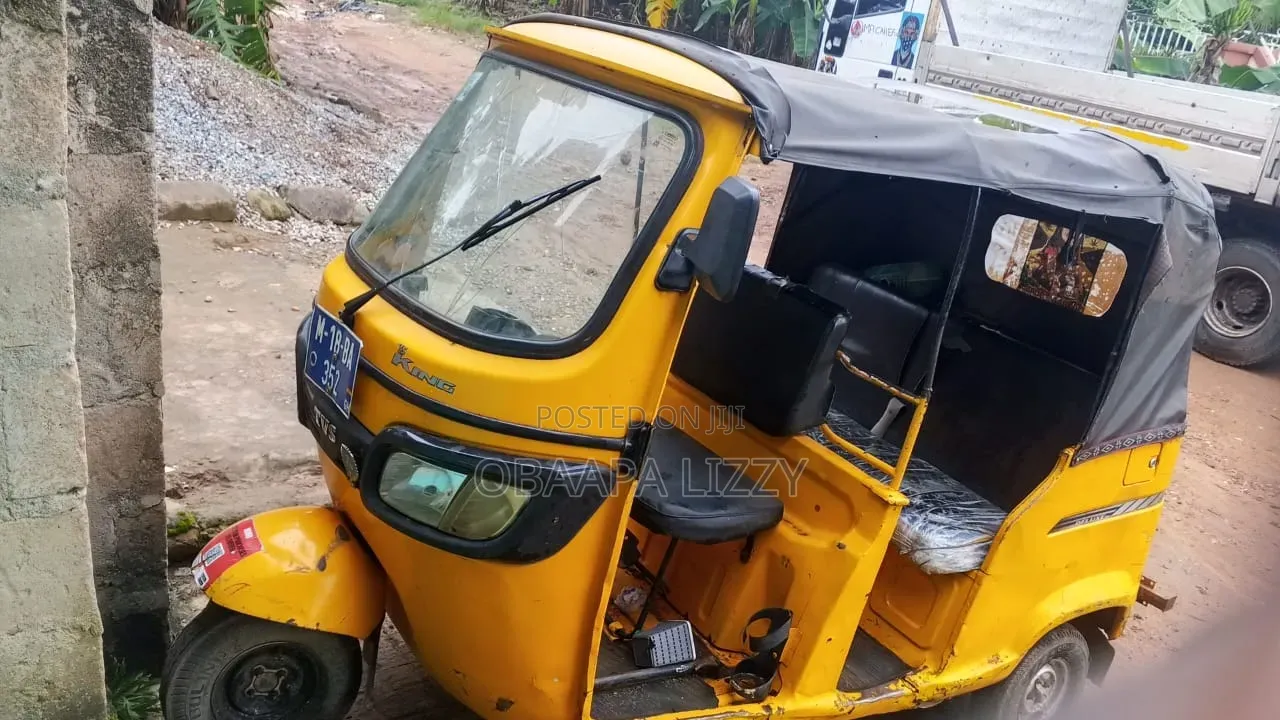 TVS Apache 160 4V 2018 Yellow