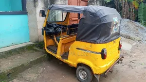 TVS Apache 160 4V 2018 Yellow