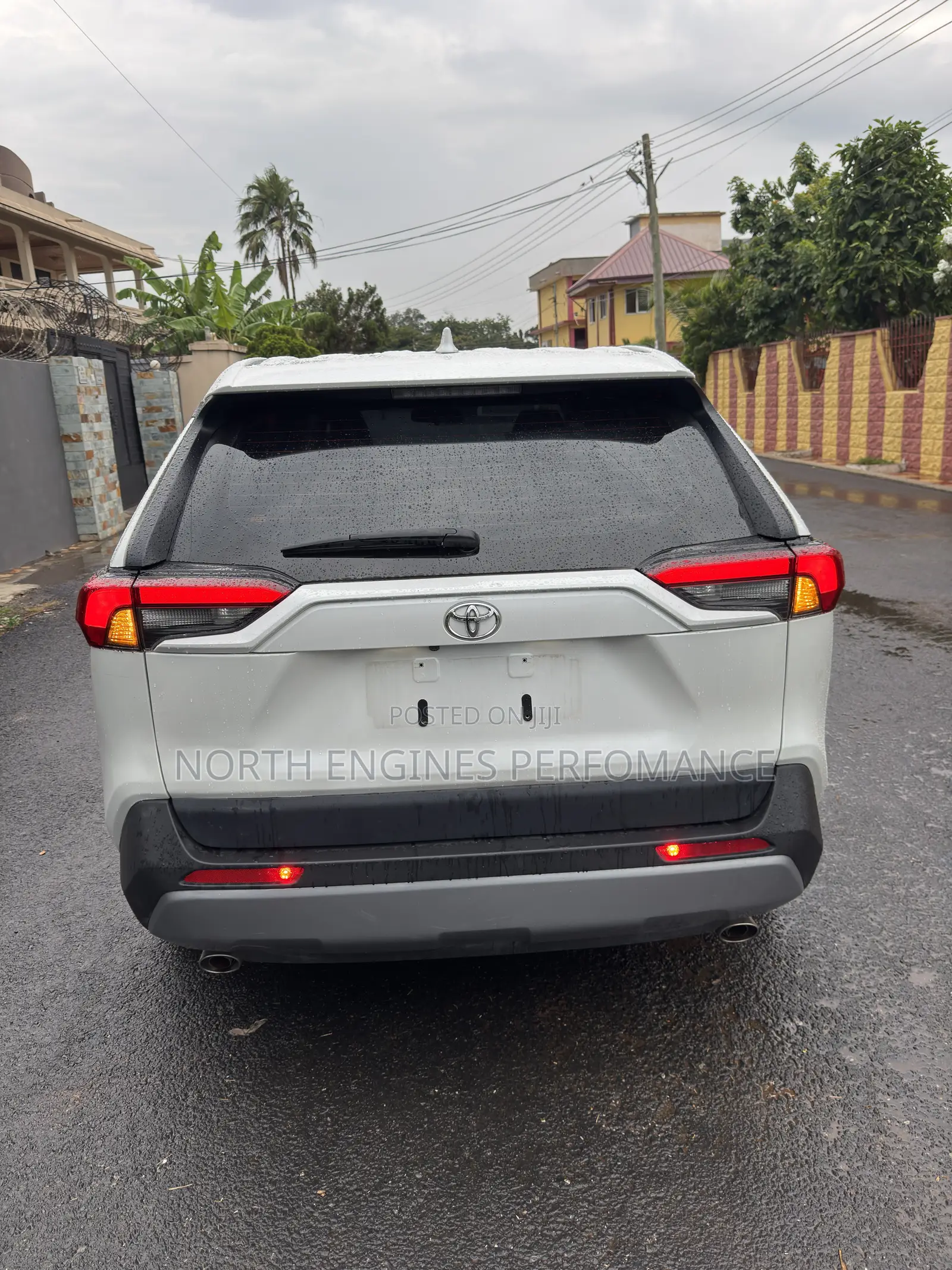 Toyota RAV4 XLE AWD 2023 White