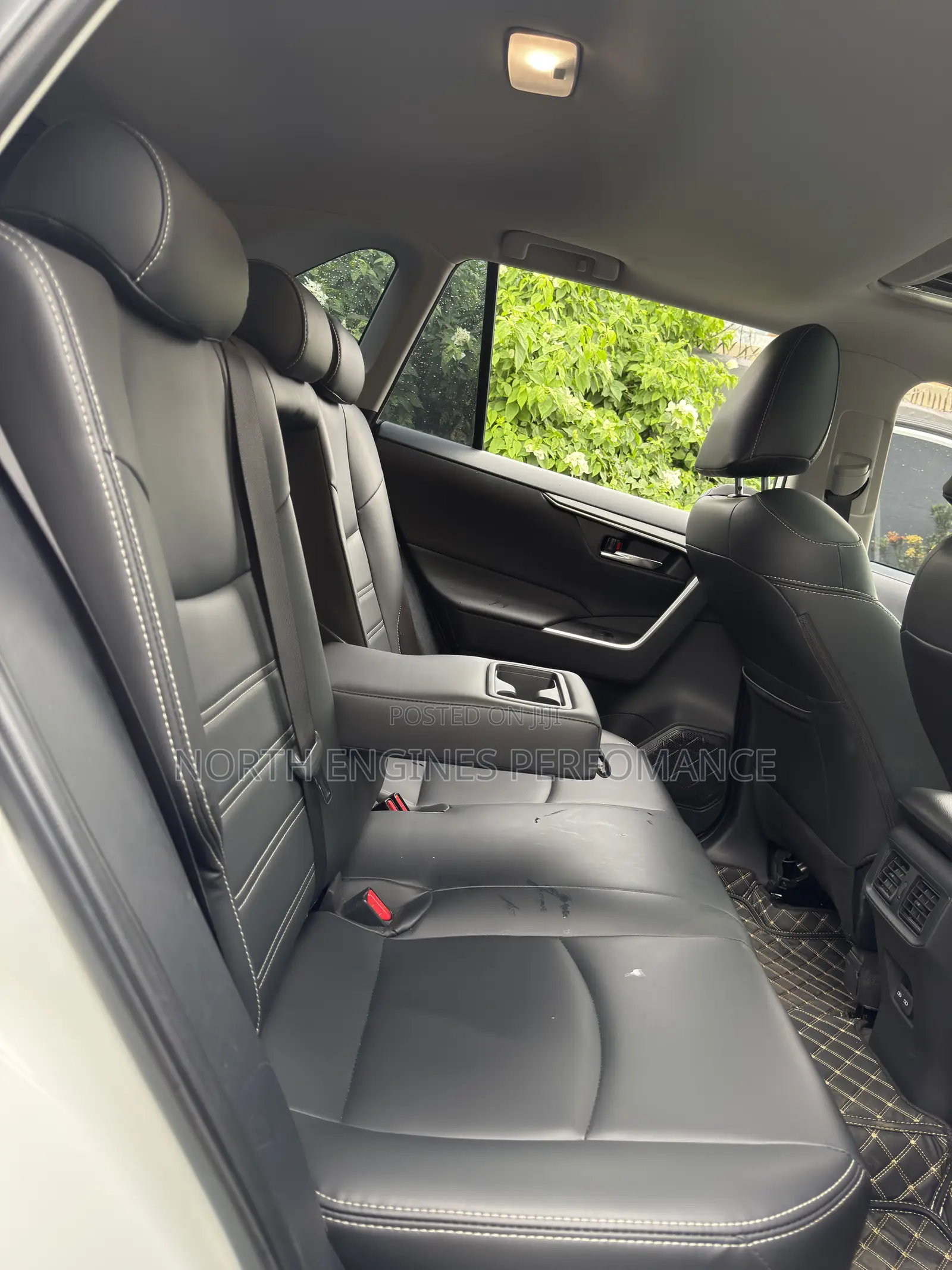 Toyota RAV4 XLE AWD 2023 White